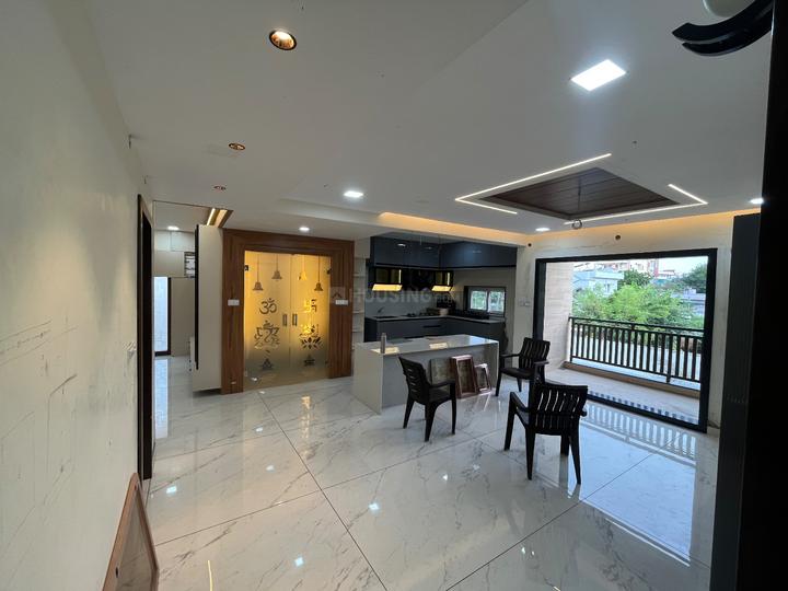 Yalamanchili Thanuja S Sun Square Main Image 1