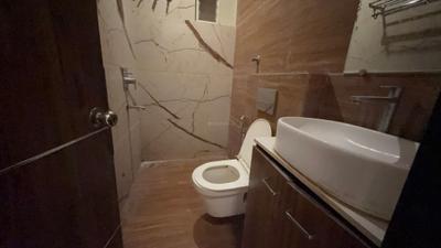 Bathroom Image of 650 Sq.ft 1 BHK Independent House for rent in Nipania Indore for Rs. 12000