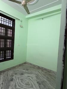 Bedroom Image of 600 Sq.ft 2 BHK Builder Floor for rent in Sector 4 Rohini New Delhi for Rs. 16000