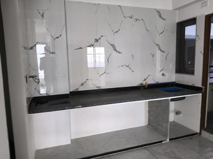 Ayman 52 Main Image 1