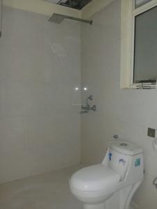 Common Bathroom Image of 680 Sq.ft 2 BHK Apartment / Flat for rent in Pyramid Pride, Sector 76 Gurgaon for Rs. 18000
