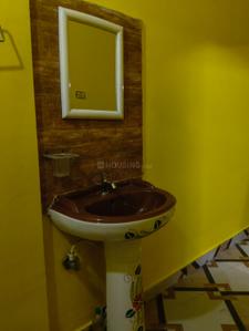 Bathroom Image of 1200 Sq.ft 2 BHK Apartment / Flat for rent in New Colony Jorhat for Rs. 10000