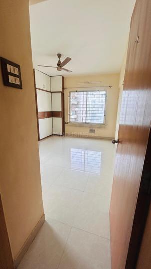 Nirmiti Lorelle Main Image 1