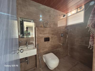 Bathroom Image of 1105 Sq.ft 2 BHK Apartment / Flat for rent in Pundag Ranchi for Rs. 16000