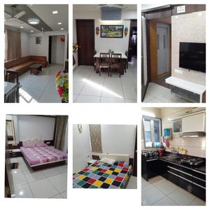 Bathroom Image of 1100 Sq.ft 3 BHK Apartment / Flat for sale in Jagnath Plot Rajkot for Rs. 7000000