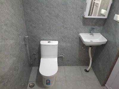 Bathroom Image of 593 Sq.ft 1 BHK Independent House for rent in Radhika Properties Radhika Floors 4, Lajpat Nagar New Delhi for Rs. 22750