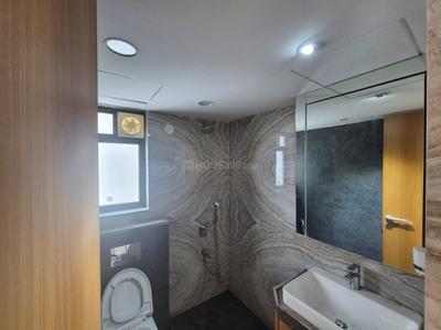 Bathroom Image of 1000 Sq.ft 2 BHK Apartment / Flat for rent in Hubtown Sunmist, Andheri East Mumbai for Rs. 140000