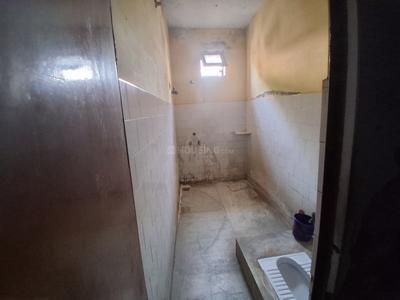 Bathroom Image of 1000 Sq.ft 2 BHK Builder Floor for rent in Shamsabad Agra for Rs. 6500