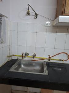 Kitchen Image of 630 Sq.ft 2 BHK Builder Floor for rent in Mahavir Enclave New Delhi for Rs. 15000