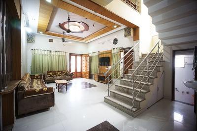 Hall Image of 5850 Sq.ft 5 BHK Independent House for sale in Bapunagar Ahmedabad for Rs. 31100000