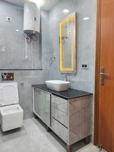 Common Bathroom Image of 2000 Sq.ft 4 BHK Builder Floor for rent in Vasant Kunj New Delhi for Rs. 120000