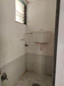 Common Bathroom Two Image of 410 Sq.ft 1 BHK Apartment / Flat for sale in Kandivali West Mumbai for Rs. 6200000
