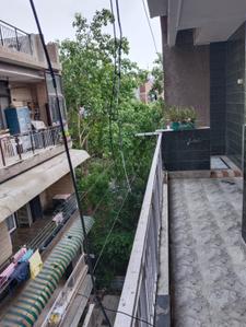 Balcony Image of 900 Sq.ft 2 BHK Apartment / Flat for rent in Patparganj New Delhi for Rs. 35000