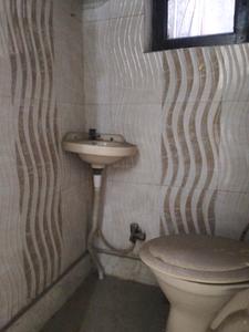 Common Bathroom Three Image of 2200 Sq.ft 6 BHK Apartment / Flat for sale in Vikaspuri Luxury Homes, KG-III New Delhi for Rs. 20000000