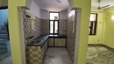 Kitchen Image of 1250 Sq.ft 2 BHK Builder Floor for rent in Sector 47 Noida for Rs. 26000