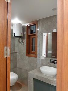 Common Bathroom Image of 1175 Sq.ft 3 BHK Apartment / Flat for sale in Sultanpur New Delhi for Rs. 10500000