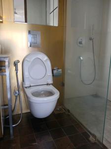 Bedroom Two Image of 950 Sq.ft 2 BHK Apartment / Flat for sale in Santacruz East Mumbai for Rs. 33000000