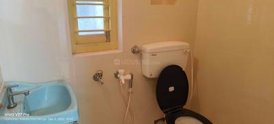 Bathroom Image of 800 Sq.ft 2 BHK Apartment / Flat for rent in Naktala Kolkata for Rs. 15000