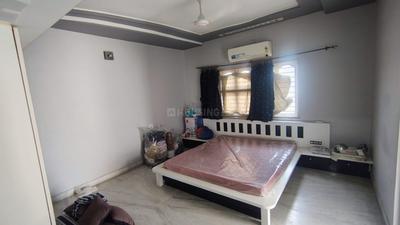 Bedroom Image of 3600 Sq.ft 4 BHK Independent House for rent in Thaltej Ahmedabad for Rs. 80000