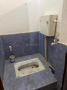 Bathroom Image of 1180 Sq.ft 1 RK Independent House for rent in Krishna Nagar Lucknow for Rs. 4500
