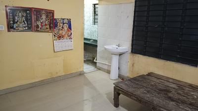 Living Room Image of 500 Sq.ft 2 BHK Independent House for rent in Hakim Para Siliguri for Rs. 8000