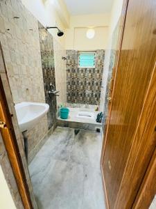Bathroom Image of 1000 Sq.ft 2 BHK Builder Floor for rent in Kasba Kolkata for Rs. 13000