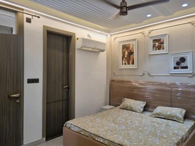 Bedroom Image of 1350 Sq.ft 4 BHK Builder Floor for sale in Dwarka Mor New Delhi for Rs. 13000000