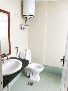 Bathroom Image of 740 Sq.ft 3 BHK Apartment / Flat for sale in ROF Amaltas, Sector 92 Gurgaon for Rs. 7250000
