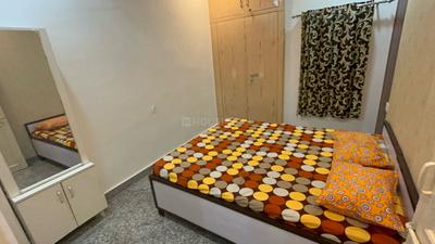 Bedroom Image of 1100 Sq.ft 2 BHK Apartment / Flat for rent in Express Greens Phase 2, Vaishali Ghaziabad for Rs. 26000