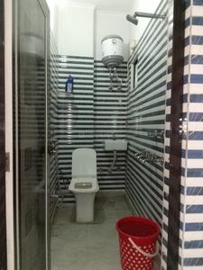 Bathroom Image of 650 Sq.ft 1 BHK Builder Floor for rent in Nawada New Delhi for Rs. 16500