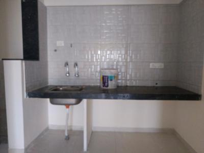 Kitchen Image of 650 Sq.ft 1 BHK Apartment / Flat for rent in Kumar Parc Residences, Hadapsar Pune for Rs. 25000