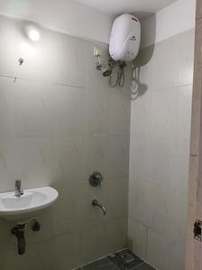 Common Bathroom Image of 909 Sq.ft 2 BHK Apartment / Flat for rent in Lodha Casa Rio Gold, Palava Phase 1 Thane for Rs. 17500