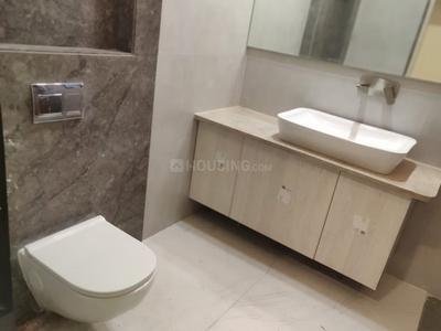 Bathroom Image of 5000 Sq.ft 4 BHK Villa for rent in Aditya Empress Towers, Shaikpet Hyderabad for Rs. 280000