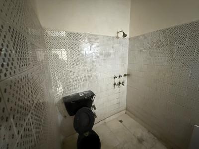 Bathroom Image of 1000 Sq.ft 2 BHK Builder Floor for rent in Lajpat Nagar New Delhi for Rs. 41000