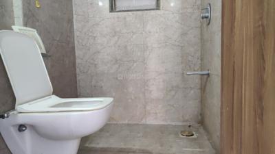 Bathroom Image of 701 Sq.ft 1 BHK Apartment / Flat for sale in Parinee Essence, Kandivali West Mumbai for Rs. 9500000