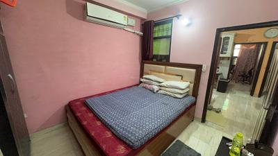 Bedroom Image of 1250 Sq.ft 3 BHK Builder Floor for sale in Palam New Delhi for Rs. 12900000