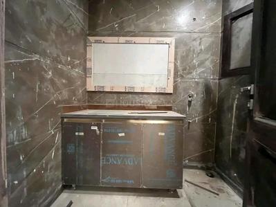 Bathroom Image of 1800 Sq.ft 3 BHK Apartment / Flat for sale in Saket RWA, Saket New Delhi for Rs. 9000000