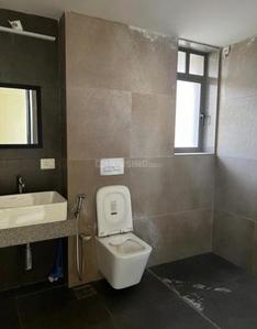Bathroom Image of 3200 Sq.ft 4 BHK Apartment / Flat for rent in Apurva Aasthaa Onyx, Memnagar Ahmedabad for Rs. 60000