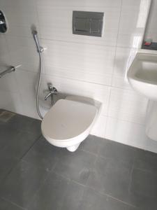 Common Bathroom Image of 1050 Sq.ft 2 BHK Apartment / Flat for sale in Piramal Revanta, Mulund West Mumbai for Rs. 21500000
