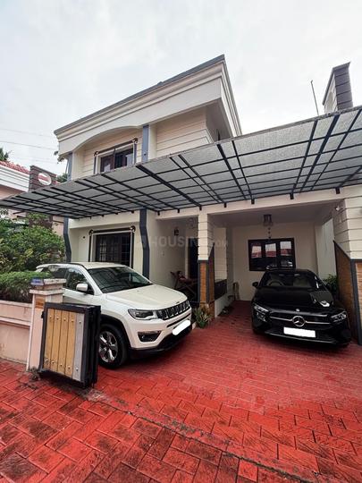 Aluva near rajagiri hospital villa for sale Main Image 1