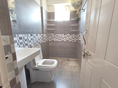 Bathroom Image of 1400 Sq.ft 2 BHK Builder Floor for rent in Kasturi Nagar Bengaluru for Rs. 50000