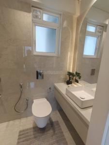 Bathroom Image of 2424 Sq.ft 3 BHK Apartment / Flat for sale in Raheja Atlantis 1, Juinagar Navi Mumbai for Rs. 49000000