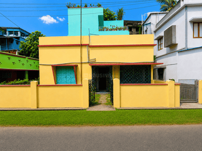 Living Room Image of 990 Sq.ft 2 BHK Independent House for sale in Kanchrapara North 24 Parganas District for Rs. 3500000