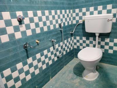 Bathroom Image of 500 Sq.ft 2 BHK Builder Floor for rent in Old Washermanpet Chennai for Rs. 9000