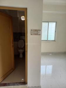 Bathroom Image of 1012 Sq.ft 2 BHK Apartment / Flat for sale in Tangra Kolkata for Rs. 8500000