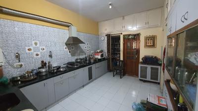 Kitchen Image of 2400 Sq.ft 4 BHK Independent House for rent in Mahalakshmipuram Bengaluru for Rs. 300000