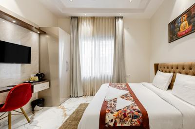 Bedroom Image of 7500 Sq.ft 6 BHK Villa for rent in The Antriksh Golf Links, Noida Extension Greater Noida for Rs. 550000