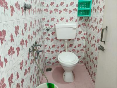 Bathroom Image of 450 Sq.ft 1 BHK Independent House for rent in Kilpauk Chennai for Rs. 25000