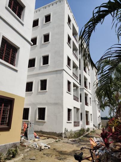 Teen Kanya Main Image 1