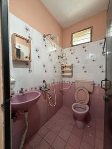 Bathroom Image of 700 Sq.ft 2 BHK Apartment / Flat for sale in Thandalam Chennai for Rs. 3600000